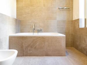 Pronájem bytu 3+1, Praha - Nové Město, Bolzanova, 93 m2