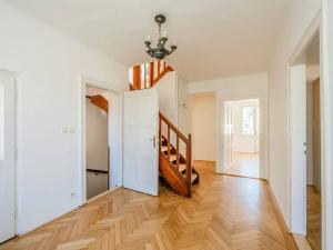 Pronájem vily, Praha - Střešovice, Cukrovarnická, 227 m2