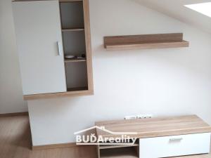 Pronájem bytu 1+kk, Zlín, Štefánikova, 28 m2