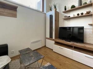 Pronájem bytu 1+kk, Praha - Vinohrady, Uruguayská, 38 m2