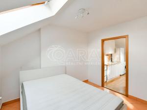 Pronájem bytu 2+kk, Praha - Vysočany, Zbuzkova, 44 m2