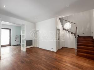 Pronájem vily, Statenice, U Školy, 364 m2