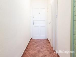 Pronájem bytu 2+kk, Praha - Nusle, Jaromírova, 43 m2