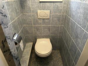 Pronájem bytu 1+1, Praha - Modřany, K Vltavě, 35 m2