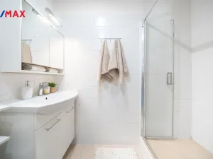 Prodej bytu 2+1, Praha - Kamýk, Zárubova, 54 m2