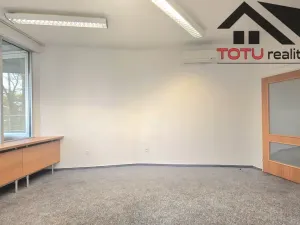 Pronájem kanceláře, Chrudim, Palackého třída, 17 m2