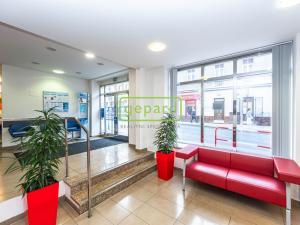 Pronájem obchodního prostoru, Praha - Zbraslav, Zbraslavské náměstí, 147 m2