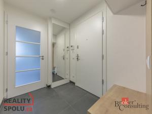 Prodej bytu 2+kk, Praha - Dolní Chabry, Ústecká, 58 m2