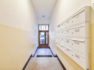 Prodej bytu 2+kk, Praha - Smíchov, Zoubkova, 38 m2