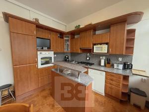 Pronájem bytu 3+1, Praha - Holešovice, U vody, 106 m2