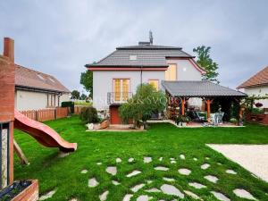 Prodej obchodního prostoru, Suchdol nad Lužnicí, Pražská, 180 m2