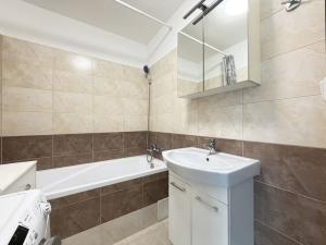 Pronájem bytu 2+1, Pardubice - Zelené Předměstí, nábřeží Závodu míru, 58 m2