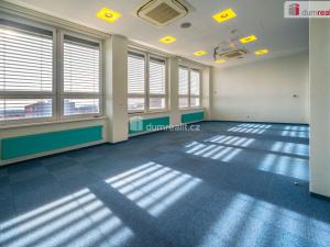 Pronájem kanceláře, České Budějovice - České Budějovice 6, Jeronýmova, 2300 m2