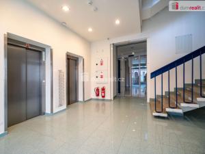 Pronájem kanceláře, České Budějovice - České Budějovice 6, Jeronýmova, 2300 m2