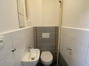 Pronájem bytu 2+kk, Praha - Vysočany, Pod strojírnami, 52 m2