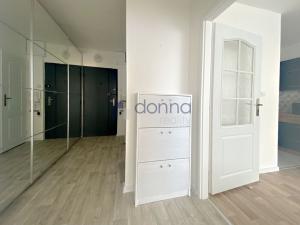 Pronájem bytu 2+kk, Praha, Zvoncovitá, 54 m2