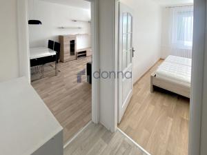Pronájem bytu 2+kk, Praha, Zvoncovitá, 54 m2