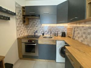 Pronájem bytu 2+kk, Praha, Zvoncovitá, 54 m2