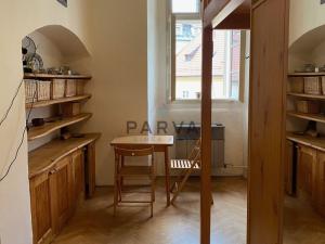 Pronájem bytu 1+kk, Praha - Malá Strana, Všehrdova, 25 m2