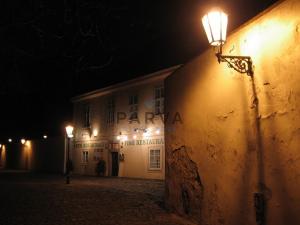 Pronájem bytu 1+kk, Praha - Malá Strana, Všehrdova, 25 m2