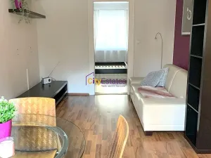 Pronájem bytu 2+kk, Praha - Košíře, Cetyňská, 45 m2