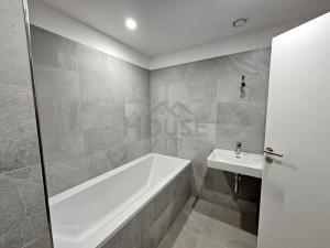 Prodej bytu 2+kk, Praha - Vysočany, Spojovací, 64 m2