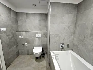 Prodej bytu 2+kk, Praha - Vysočany, Spojovací, 64 m2