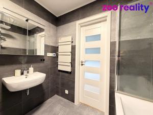 Pronájem bytu 2+kk, Chomutov, Maxima Gorkého, 45 m2