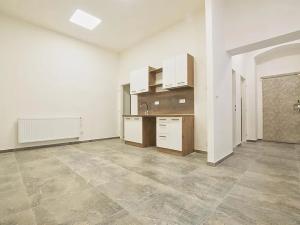 Pronájem kanceláře, Praha - Holešovice, Milady Horákové, 141 m2