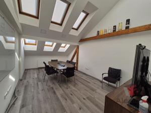 Pronájem atypického bytu, Praha - Nusle, Sinkulova, 141 m2