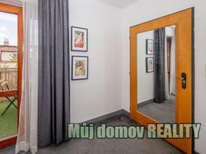 Pronájem bytu 2+kk, Praha - Smíchov, U Santošky, 50 m2