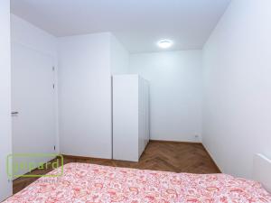 Pronájem bytu 2+kk, Praha, Huppnerova, 53 m2