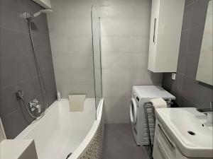 Pronájem bytu 2+1, Kladno, Vojtěcha Lanny, 51 m2