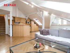 Pronájem bytu 2+kk, Praha - Karlín, Křižíkova, 70 m2