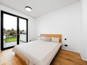 Pronájem bytu 2+kk, Praha - Troja, Pod Hrachovkou, 45 m2