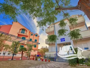 Prodej vícegeneračního domu, Vodice, Chorvatsko, 1230 m2