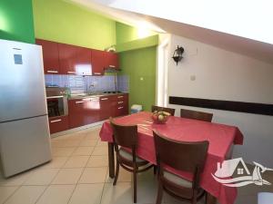 Prodej vícegeneračního domu, Vodice, Chorvatsko, 1230 m2