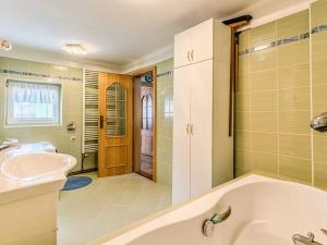 Prodej rodinného domu, Polerady, 130 m2