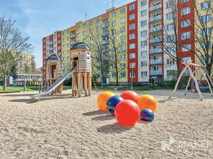 Pronájem bytu 3+1, Praha - Kamýk, Zárubova, 83 m2