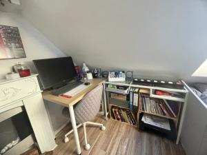 Pronájem bytu 1+kk, Praha, Zbuzanská, 30 m2