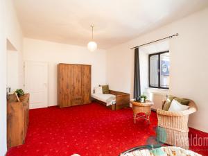 Prodej vícegeneračního domu, Trhové Sviny, Žižkovo náměstí, 340 m2