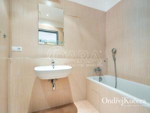 Pronájem bytu 2+kk, Praha - Vinohrady, Korunní, 69 m2