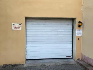 Pronájem garážového stání, Praha, Jihlavská, 13 m2