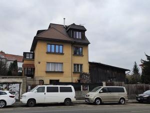 Prodej podílu rodinného domu, Praha, Hornoměcholupská, 240 m2