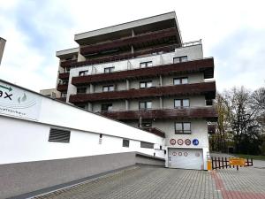 Prodej garáže, Praha, Švehlova, 12 m2