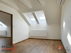 Pronájem bytu 2+kk, Opava - Předměstí, Mařádkova, 55 m2