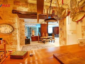 Prodej vily, Anatoliki Attiki,Řecko, 1285 m2