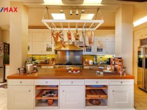 Prodej vily, Anatoliki Attiki,Řecko, 1285 m2