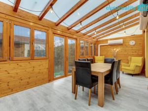 Prodej rodinného domu, Jinočany, Smetanova, 157 m2