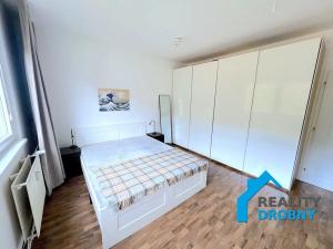 Prodej bytu 3+1, Děčín, Dvořákova, 73 m2